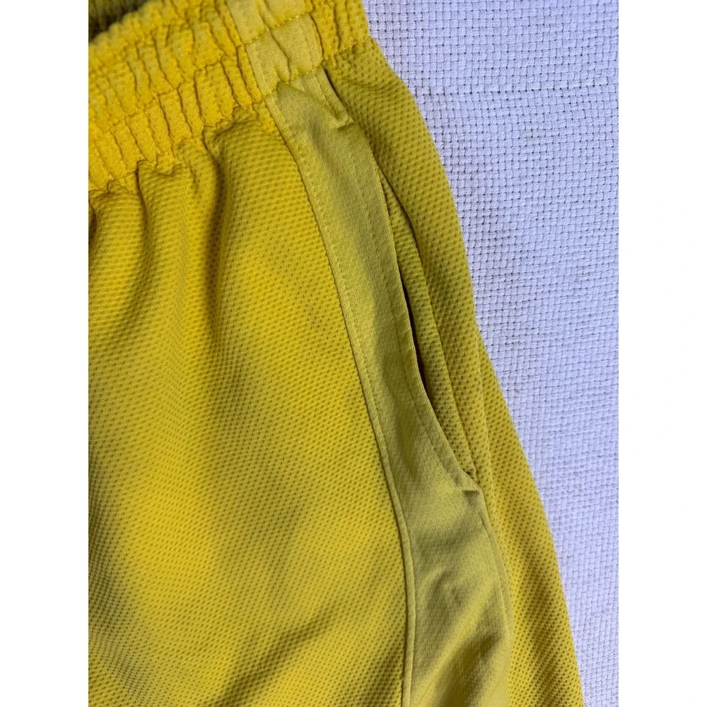 Jordan Men's Yellow Basketball Shorts Dri-FIT Athletic Gym Mesh Shorts Size L